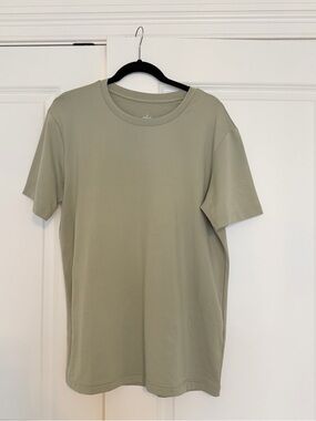 Alo tshirt